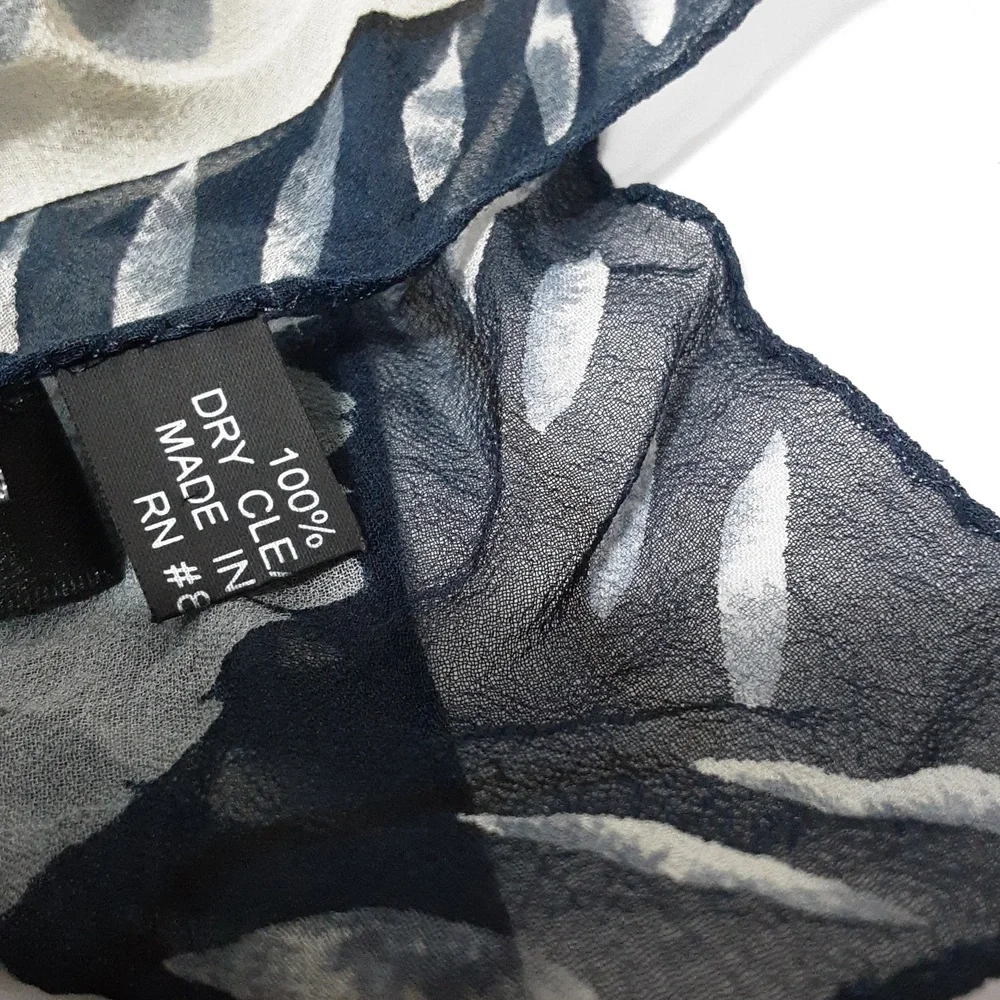 Halston Heritage chic scarf
